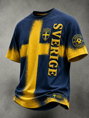 Retro svensk fotbollslandslagsflagga med emblem och t-shirt i vikingastil med korta ärmarna